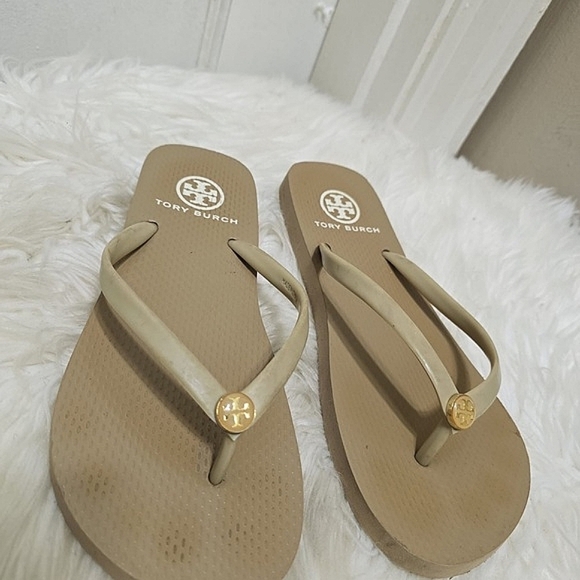 Tory Burch Tan Flip Flops🌴 - Picture 4 of 6
